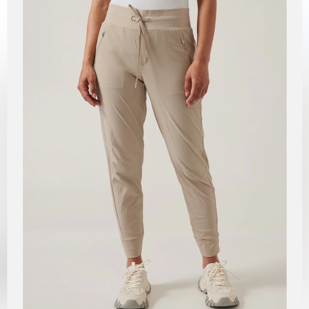 ATHLETA Trekkie North Jogger Ecru Tan Khaki Mid Rise Pants #405726 W1250 Sz 12